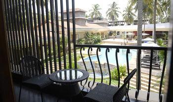 Oyo Premium Mandrem Arambol Beach Hotel Exterior photo